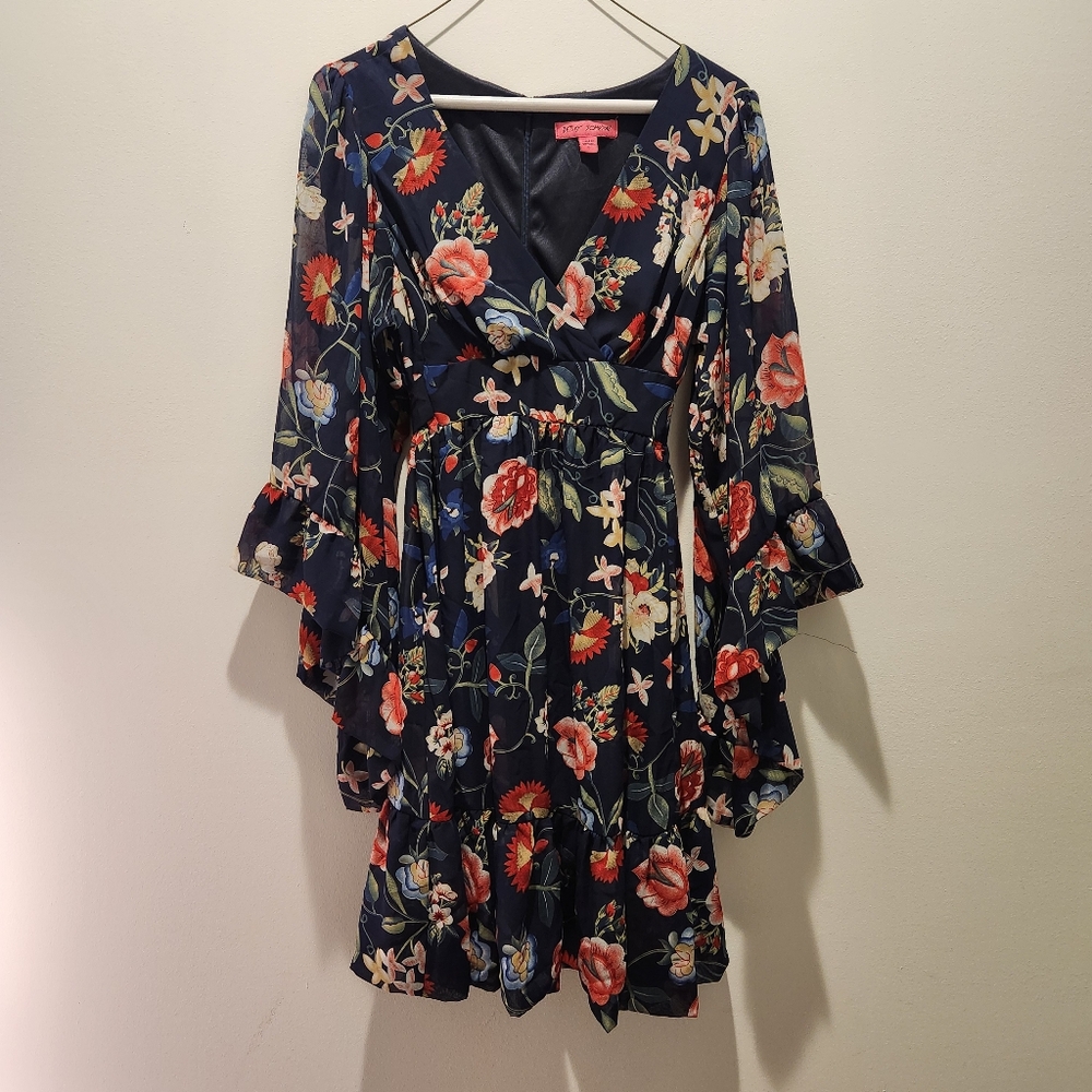 Betsey Johnson Size 6 Navy Floral Dress Flutter Sleeve Empire Waist With a Tie